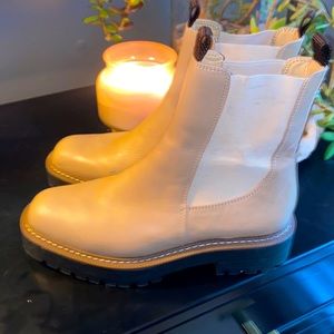 Sam Edelman “Laguna”  Chelsea